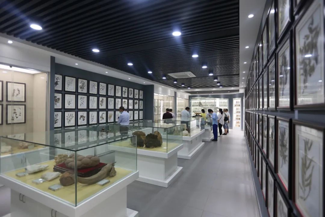 1676426355470289.jpg 640.jpg